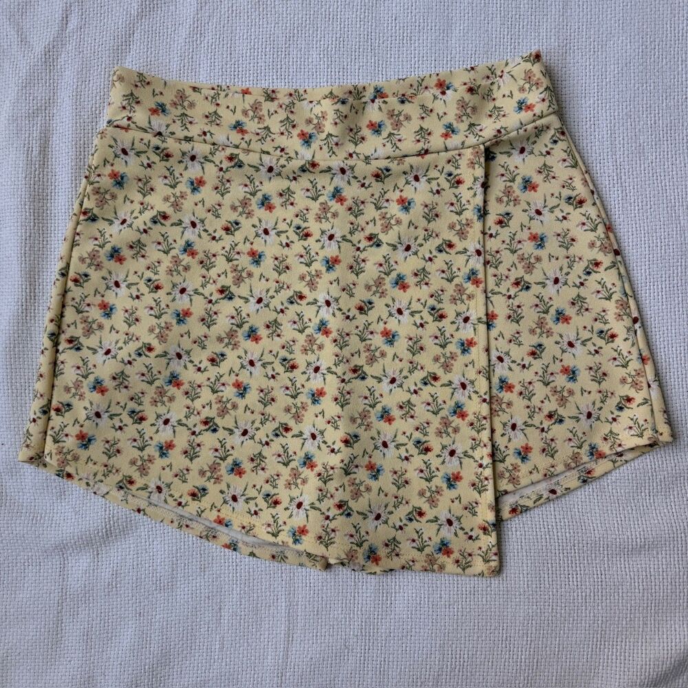 Vintage-Style Yellow Floral Print Skort